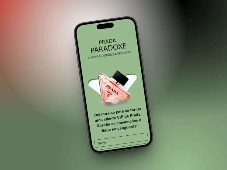 Landing page mobile da Prada Paradoxe